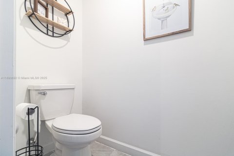 Townhouse in Miami, Florida 3 bedrooms, 133.97 sq.m. № 1944363 - photo 13