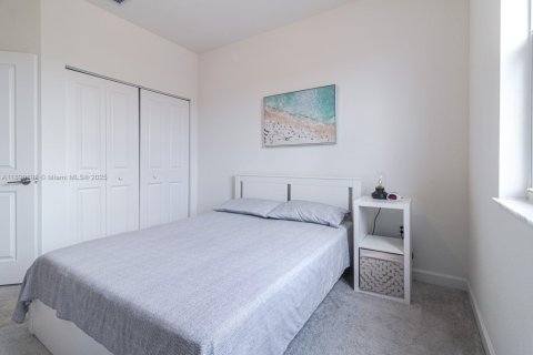 Townhouse in Miami, Florida 3 bedrooms, 133.97 sq.m. № 1944363 - photo 19