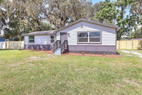 House in Apopka, Florida 3 bedrooms, 120.87 sq.m. № 1879338 - photo 1