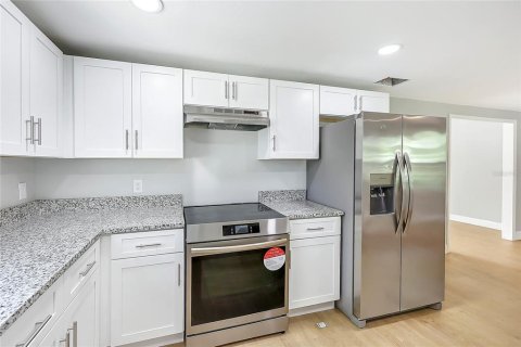 House in Apopka, Florida 3 bedrooms, 120.87 sq.m. № 1879338 - photo 7