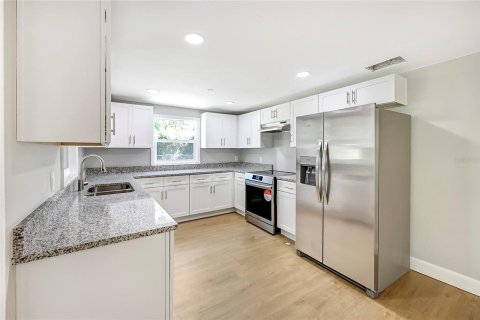 House in Apopka, Florida 3 bedrooms, 120.87 sq.m. № 1879338 - photo 10