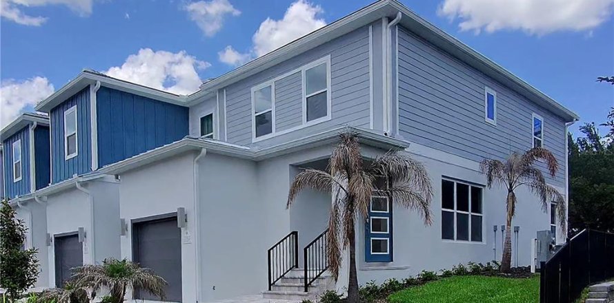 Townhouse in Kissimmee, Florida 3 bedrooms, 155.15 sq.m. № 2386677