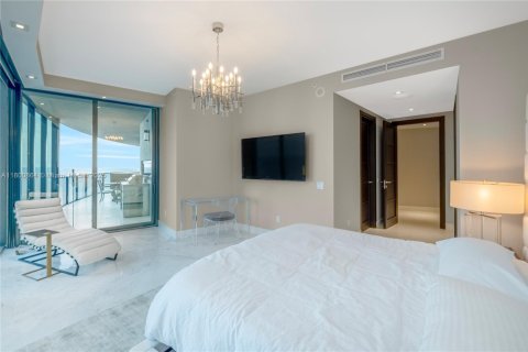 Condominio en venta en Sunny Isles Beach, Florida, 4 dormitorios, 351.64 m2 № 1864536 - foto 12