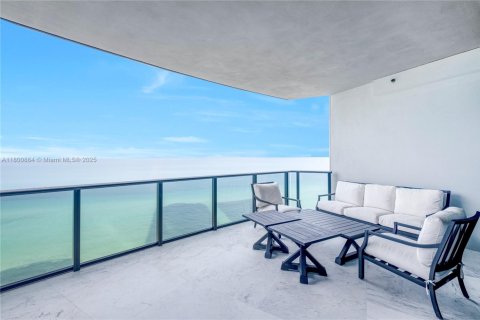 Condominio en venta en Sunny Isles Beach, Florida, 4 dormitorios, 351.64 m2 № 1864536 - foto 23