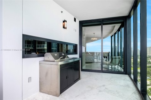 Condominio en venta en Sunny Isles Beach, Florida, 4 dormitorios, 351.64 m2 № 1864536 - foto 25