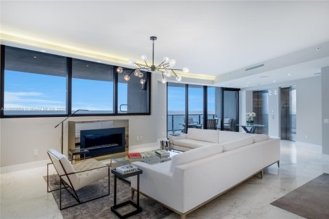 Condominio en venta en Sunny Isles Beach, Florida, 4 dormitorios, 351.64 m2 № 1864536 - foto 1