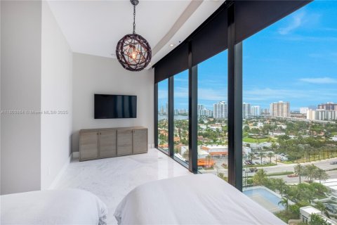 Condominio en venta en Sunny Isles Beach, Florida, 4 dormitorios, 351.64 m2 № 1864536 - foto 20