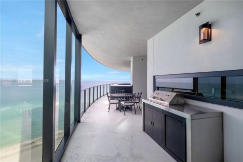 Condominio en venta en Sunny Isles Beach, Florida, 4 dormitorios, 351.64 m2 № 1864536 - foto 24