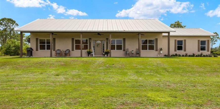 House in LaBelle, Florida 3 bedrooms, 180.88 sq.m. № 1876225