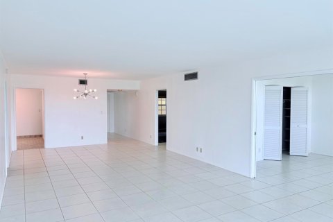 Купить кондоминиум в Помпано-Бич, Флорида 3 комнаты, 150.5м2, № 2260172 - фото 4