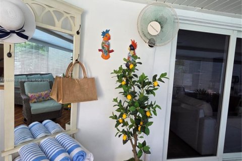 Casa en venta en Miami, Florida, 5 dormitorios, 221.85 m2 № 1941261 - foto 29