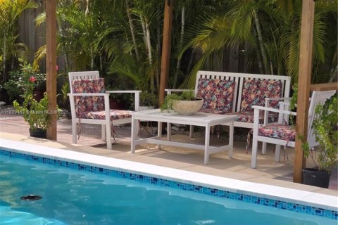 Casa en venta en Miami, Florida, 5 dormitorios, 221.85 m2 № 1941261 - foto 7