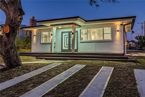Villa ou maison à vendre à Daytona Beach, Floride: 6 chambres, 213.68 m2 № 1816040 - photo 1