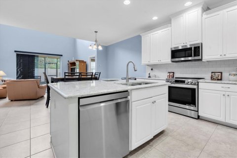 Townhouse in Tampa, Florida 3 bedrooms, 219.99 sq.m. № 1850184 - photo 21