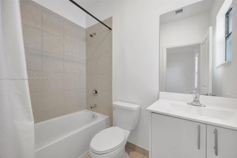 Townhouse in Homestead, Florida 3 bedrooms, 123.37 sq.m. № 1875311 - photo 19