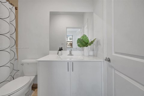 Townhouse in Homestead, Florida 3 bedrooms, 123.37 sq.m. № 1875311 - photo 18