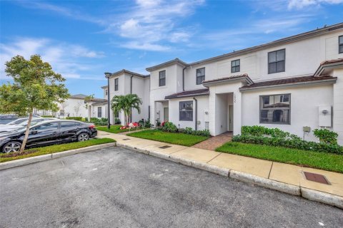 Townhouse in Homestead, Florida 3 bedrooms, 123.37 sq.m. № 1875311 - photo 4