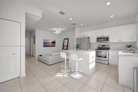 Townhouse in Homestead, Florida 3 bedrooms, 123.37 sq.m. № 1875311 - photo 7