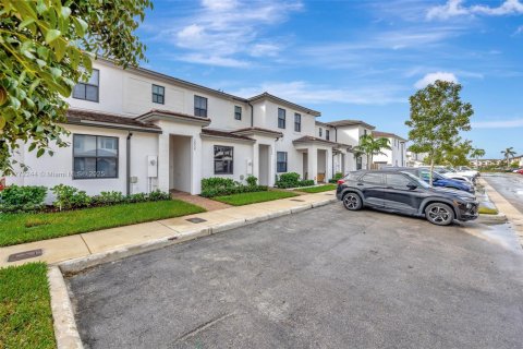 Townhouse in Homestead, Florida 3 bedrooms, 123.37 sq.m. № 1875311 - photo 6