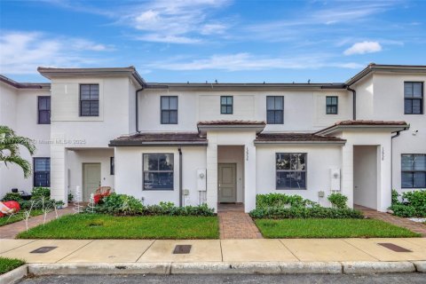 Townhouse in Homestead, Florida 3 bedrooms, 123.37 sq.m. № 1875311 - photo 2