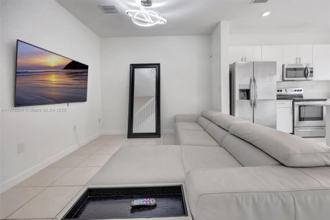 Townhouse in Homestead, Florida 3 bedrooms, 123.37 sq.m. № 1875311 - photo 14