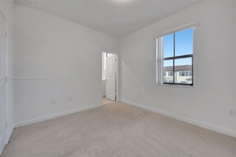 Townhouse in Homestead, Florida 3 bedrooms, 123.37 sq.m. № 1875311 - photo 16