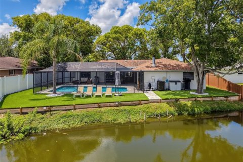 Casa en venta en Clearwater, Florida, 3 dormitorios, 172.71 m2 № 2303136 - foto 16