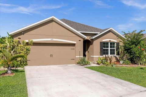 Villa ou maison à vendre à Port Orange, Floride: 4 chambres, 173.45 m2 № 1816913 - photo 2