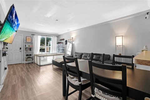 Adosado en venta en Cooper City, Florida, 2 dormitorios, 98.1 m2 № 2042343 - foto 16