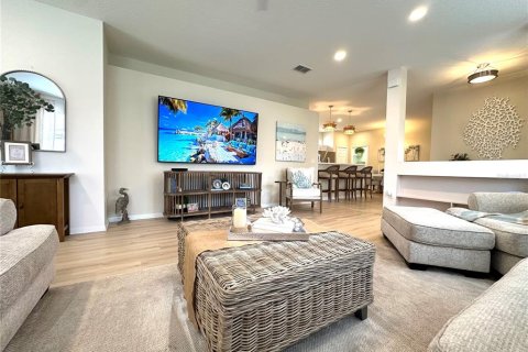 Villa ou maison à vendre à Land O' Lakes, Floride: 2 chambres, 154.78 m2 № 2126098 - photo 15