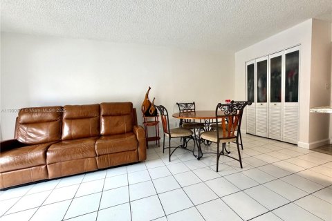 Condominio en venta en Miami, Florida, 1 dormitorio, 46.82 m2 № 1952189 - foto 16