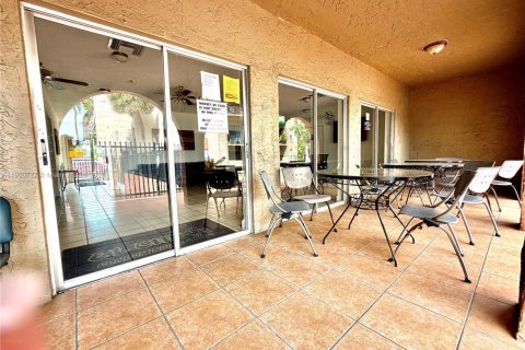 Condominio en venta en Miami, Florida, 1 dormitorio, 46.82 m2 № 1952189 - foto 12