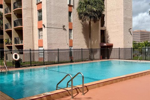 Condominio en venta en Miami, Florida, 1 dormitorio, 46.82 m2 № 1952189 - foto 7