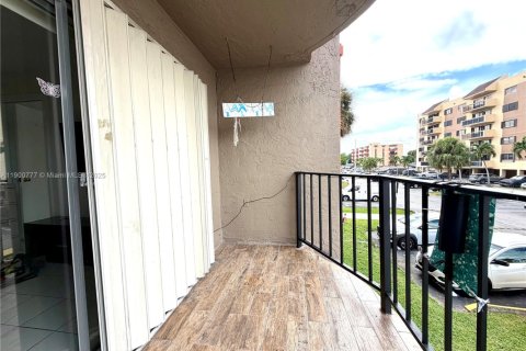 Condominio en venta en Miami, Florida, 1 dormitorio, 46.82 m2 № 1952189 - foto 23