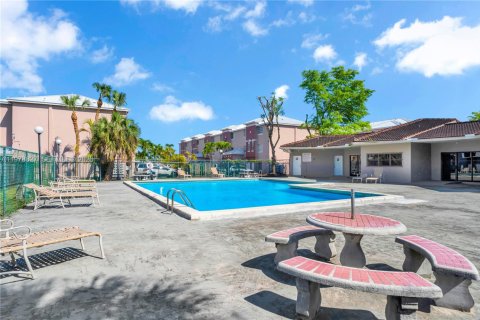 Copropriété à louer à Miami, Floride: 2 chambres, 83.61 m2 № 2057649 - photo 29