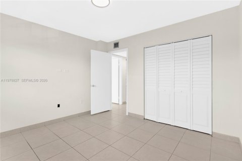 Copropriété à louer à Miami, Floride: 2 chambres, 83.61 m2 № 2057649 - photo 23