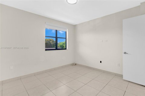 Copropriété à louer à Miami, Floride: 2 chambres, 83.61 m2 № 2057649 - photo 24