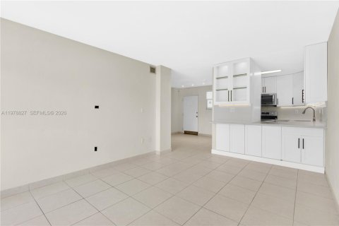 Copropriété à louer à Miami, Floride: 2 chambres, 83.61 m2 № 2057649 - photo 5