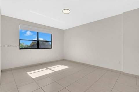 Copropriété à louer à Miami, Floride: 2 chambres, 83.61 m2 № 2057649 - photo 13