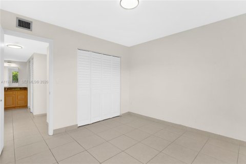 Copropriété à louer à Miami, Floride: 2 chambres, 83.61 m2 № 2057649 - photo 21