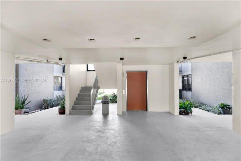 Copropriété à louer à Miami, Floride: 2 chambres, 83.61 m2 № 2057649 - photo 27