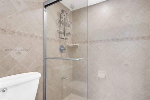 Copropriété à louer à Miami, Floride: 2 chambres, 83.61 m2 № 2057649 - photo 18