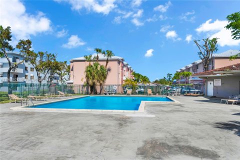 Copropriété à louer à Miami, Floride: 2 chambres, 83.61 m2 № 2057649 - photo 28