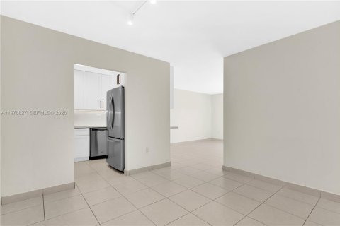 Copropriété à louer à Miami, Floride: 2 chambres, 83.61 m2 № 2057649 - photo 10