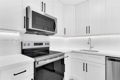 Copropriété à louer à Miami, Floride: 2 chambres, 83.61 m2 № 2057649 - photo 3