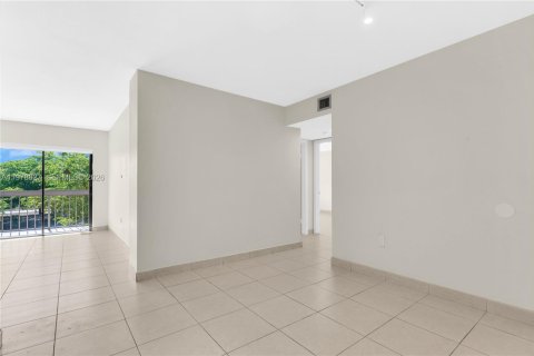 Copropriété à louer à Miami, Floride: 2 chambres, 83.61 m2 № 2057649 - photo 9
