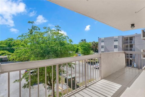 Copropriété à louer à Miami, Floride: 2 chambres, 83.61 m2 № 2057649 - photo 25