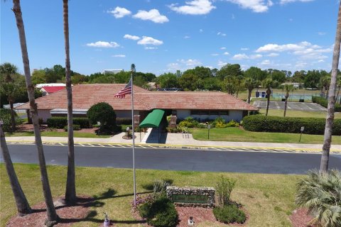 House in Orlando, Florida 2 bedrooms, 121.89 sq.m. № 2403675 - photo 14