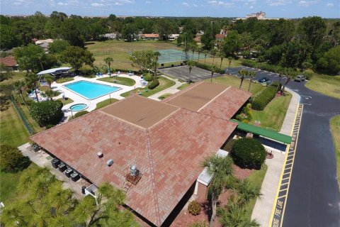 House in Orlando, Florida 2 bedrooms, 121.89 sq.m. № 2403675 - photo 15