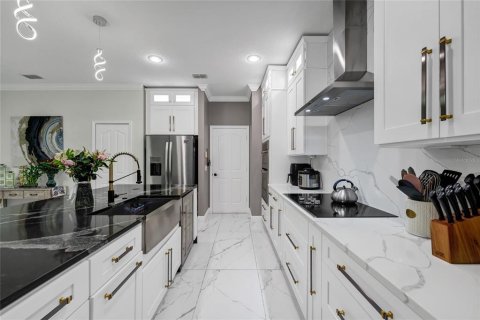 House in Orlando, Florida 4 bedrooms, 246.01 sq.m. № 2199332 - photo 22